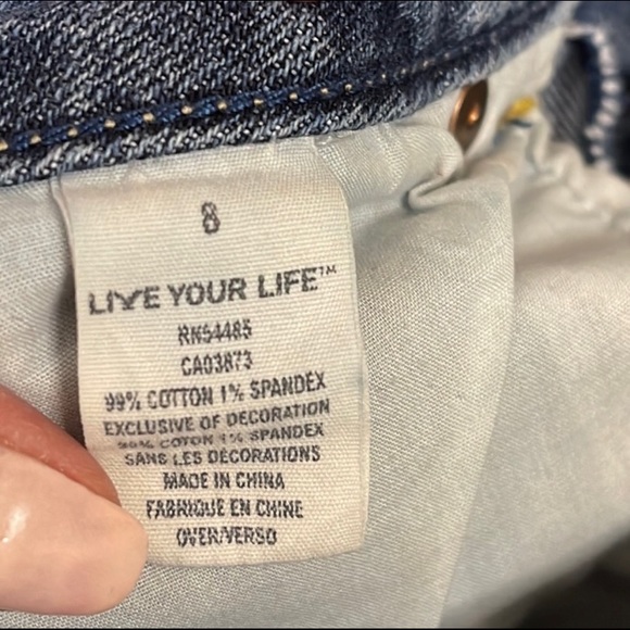 Women’s size 8 American Eagle jean shorts, stretch jean short shorts - Picture 2 of 9